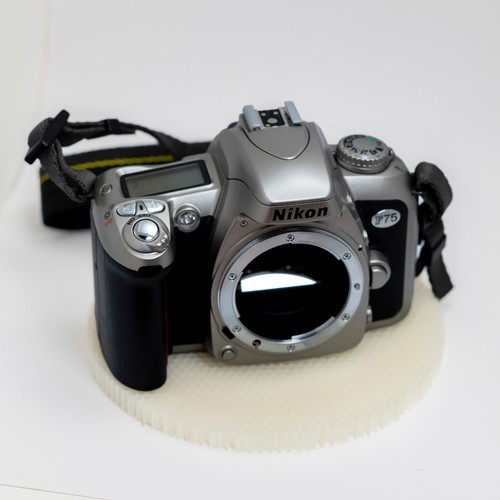 Nikon f75 analoge - f75,